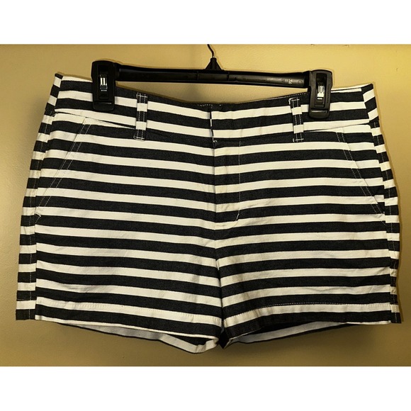 Khakis by Gap Woman's Blue/White Stripes 3" Short Size 4 - Picture 1 of 6